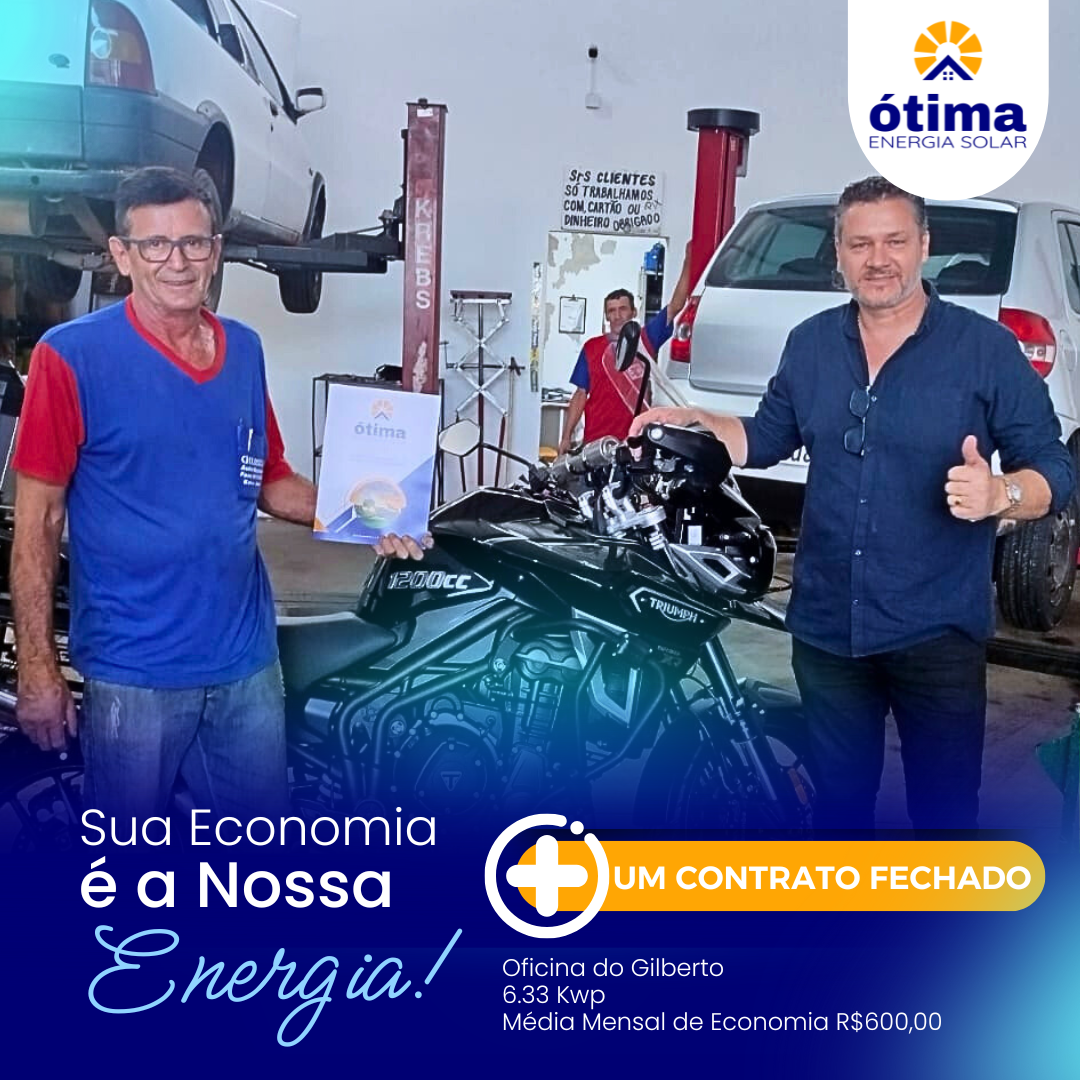Cliente Gilberto com contrato assinado de energia solar com a equipe da Ótima Energia Solar em Curitiba