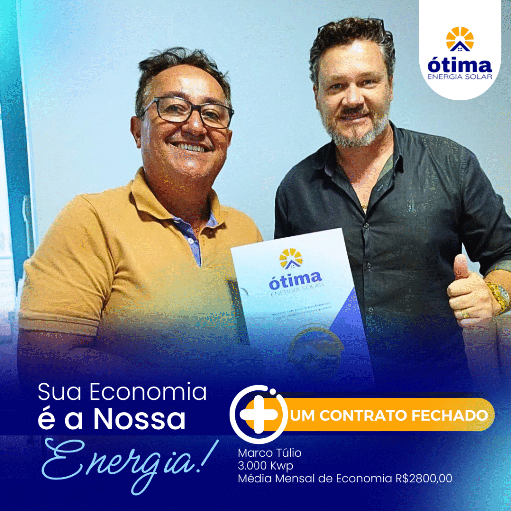 Cliente Marco Túlio com contrato assinado de energia solar com a equipe da Ótima Energia Solar em Curitiba